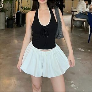 Women’s White Elastic-Waist Flow Skort
